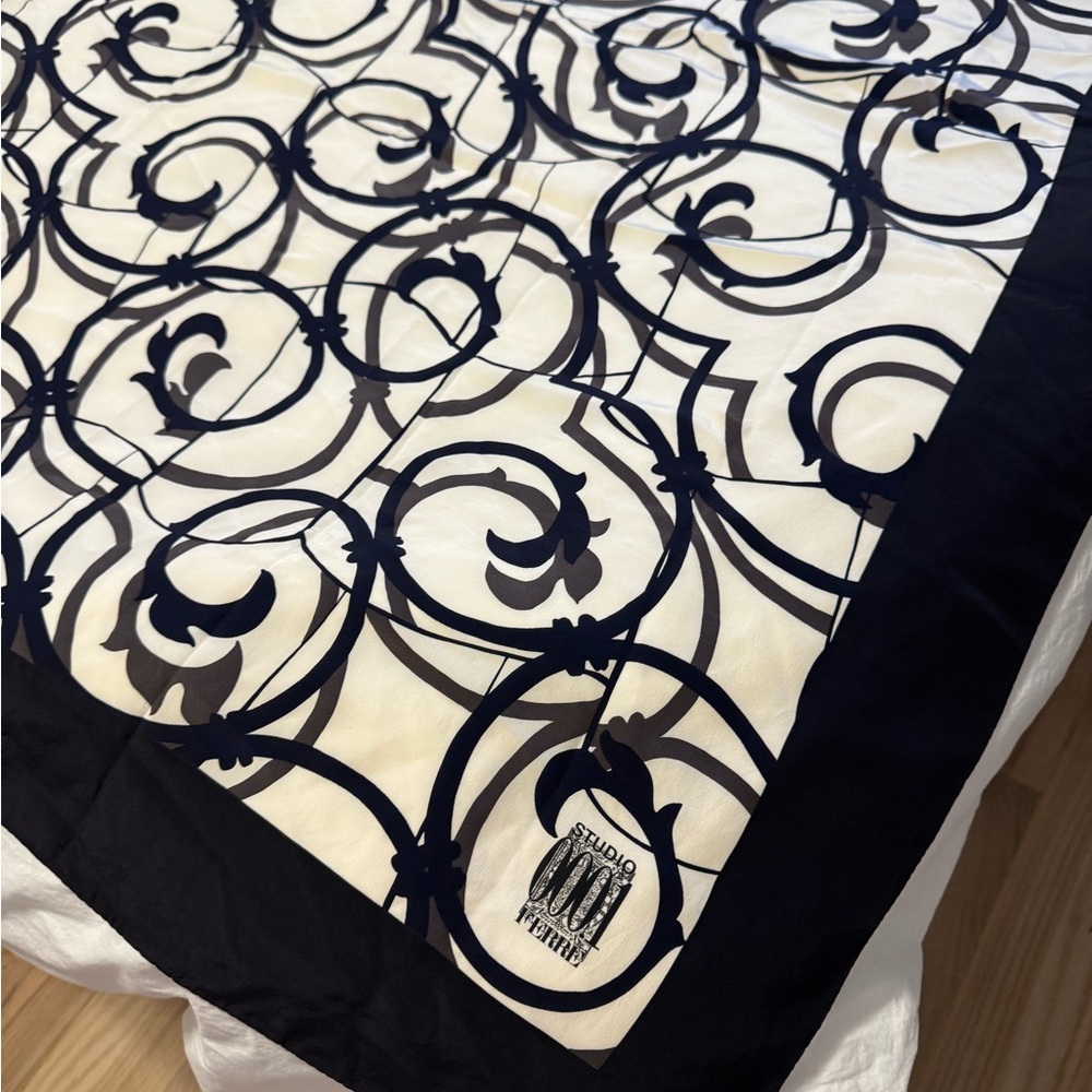 Vintage Gianfranco Ferre Scarf 50x48 inches